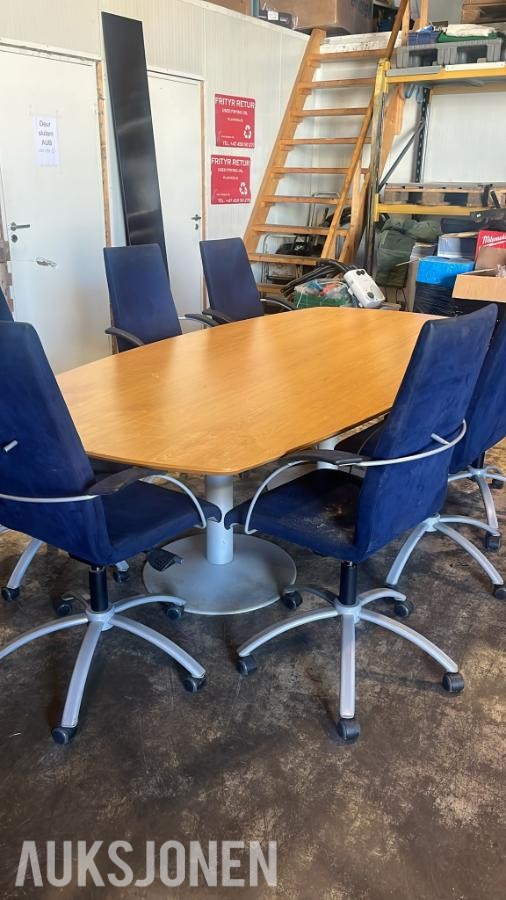 Konferansebord med 6 stoler